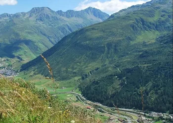 Maisonette-wohnung In Bei Sedrun - 200m Zum Bahnhof - Perfekt Fuer & Ausfluege *